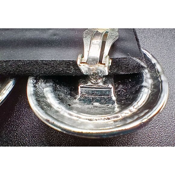 White Silver 1.5 Inch Button Clip-on Earrings Light Weight 1980s Vintage Jewelry - Picture 9 of 13